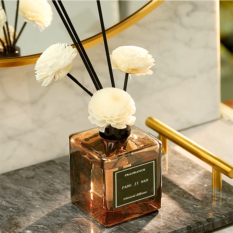 Home Fragrance Private Label Luxury Glass Bottle Essential Oil Aroma Reed Diffuser With Rattan Sticks