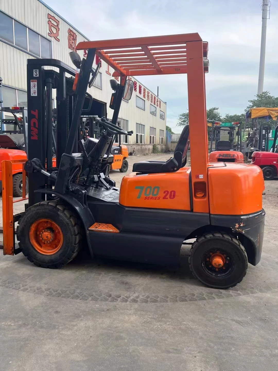 TCM Direct Sales Certified Mini Electric Forklift 2000kg 2 Ton 2.5 Ton 3 Ton Capacities Secondhand Core Engine Pump Motor Gear