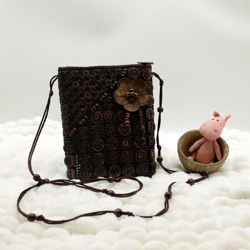 Chinese manufacturer supply women hand bags luxury coconut shell handicraft bags ladies shoulder bags