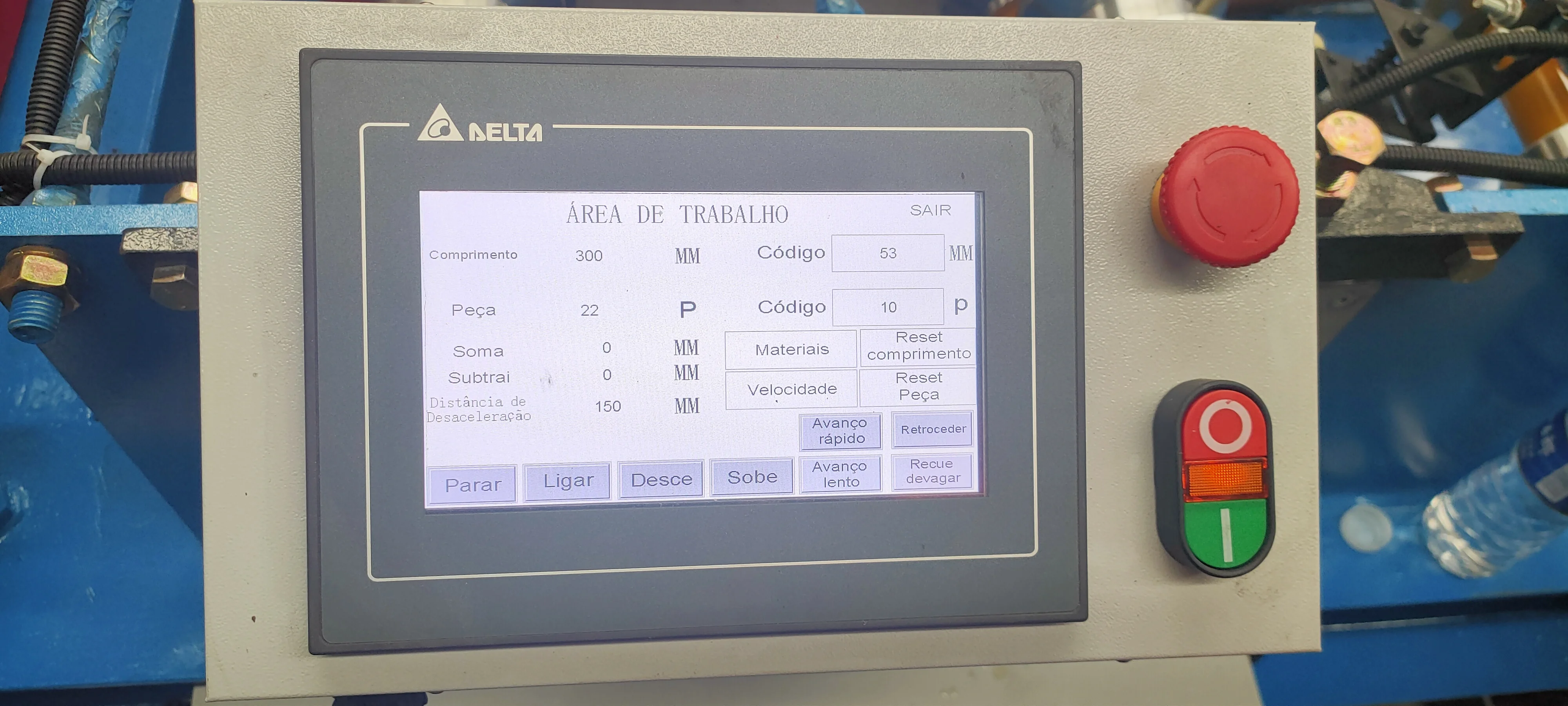 Cangzhou Xinding li Brazil market RT25 1020 Steel wall sheet tiles forming and making machine