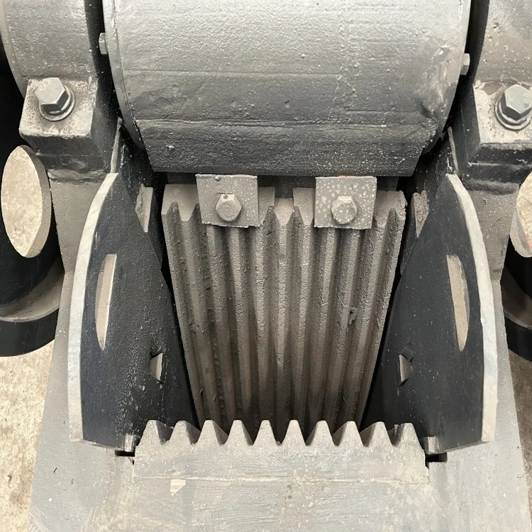 China New jaw hammer crusher Medium Rock Crusher Plant with long working life