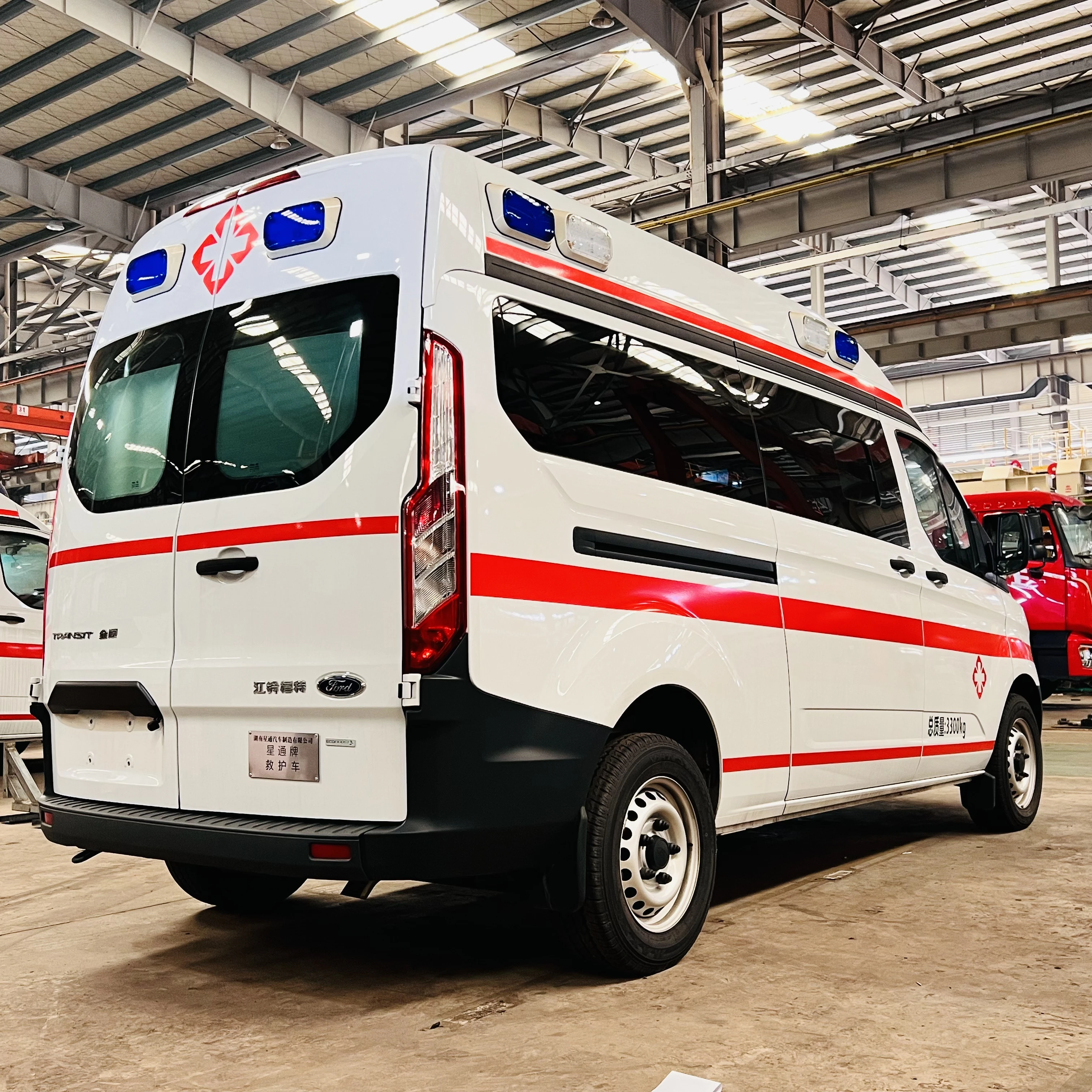 2024 Hospital Ambulance V362 Electric ICU Emergency Equipment Automatic Gear Box Left Steering R16 Fabric Improved Monitoring