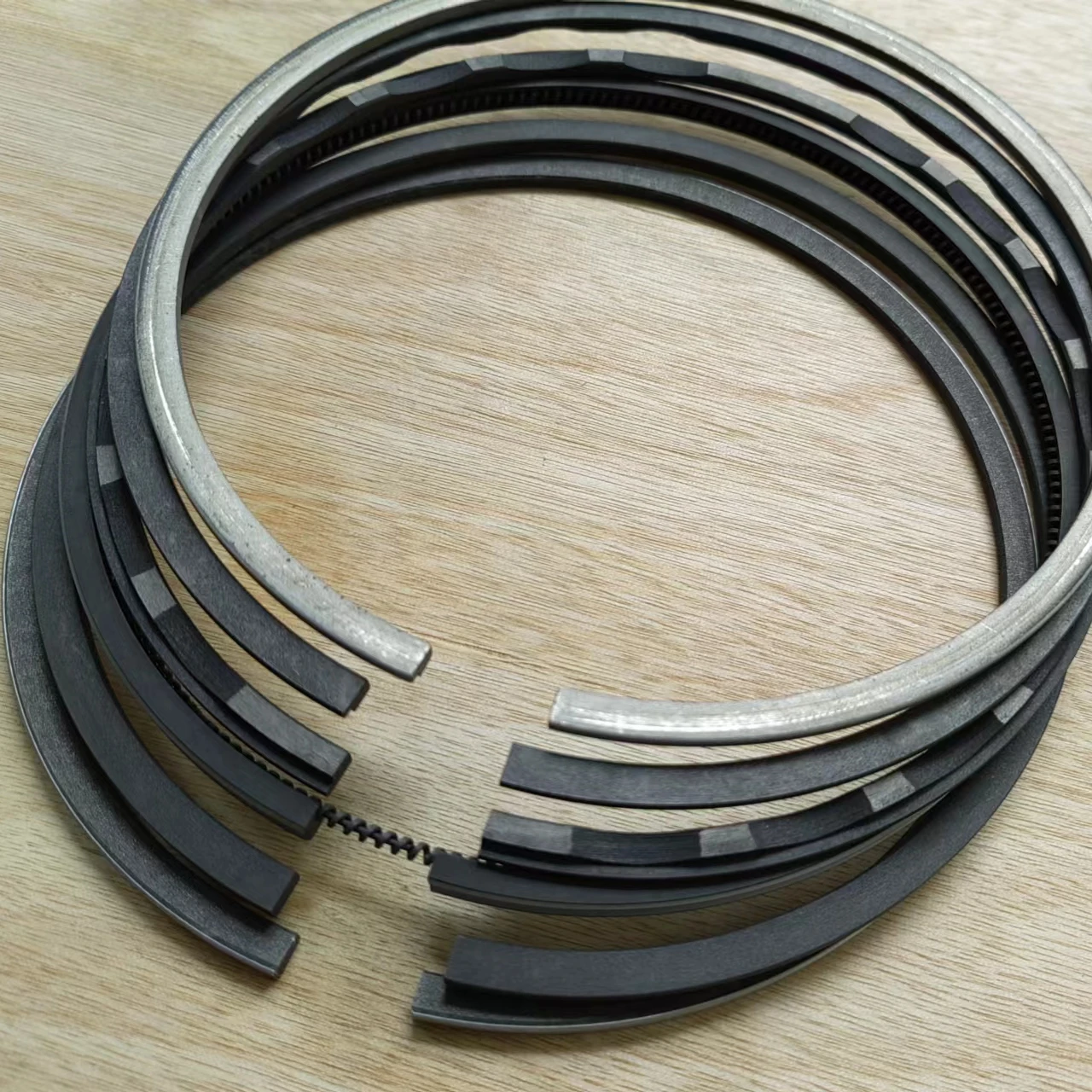 Marine spare parts AKASAKA UEC37/88H Piston Ring china manufacturer engine parts