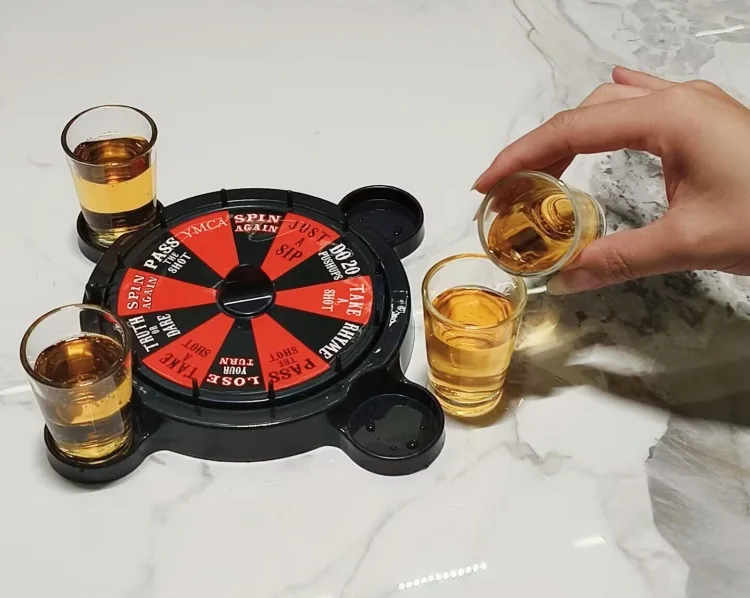 Unique Party Roulette Games Drinking Roulette Board Set With 4 Cup Shot Glasses For Bar Drinking
