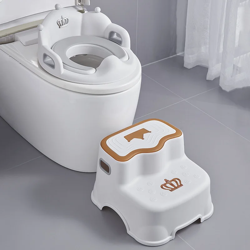 New Crown Design Baby Potty Training Seat With Handle Kids Toilet Seat Reducer Child Portable Toilet Seat Potty Trainer
