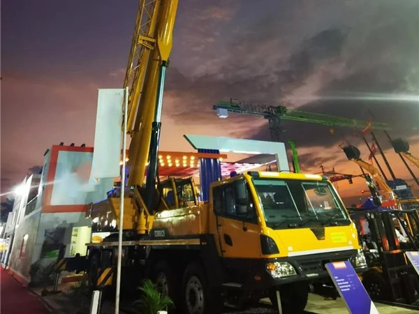 Container Machine 55 Ton TC600C5 Pick Up Truck Mounted Crane in Stock for Sale