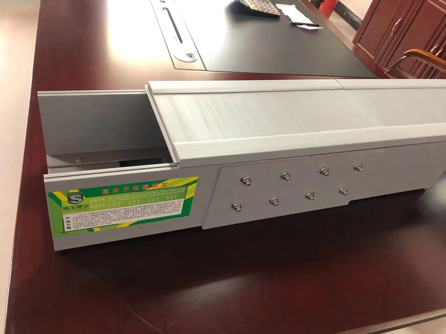 Продажа с завода Стекловолоконная лестница Тип FRP кабельный мост лоток огнезащитной железной дорогой