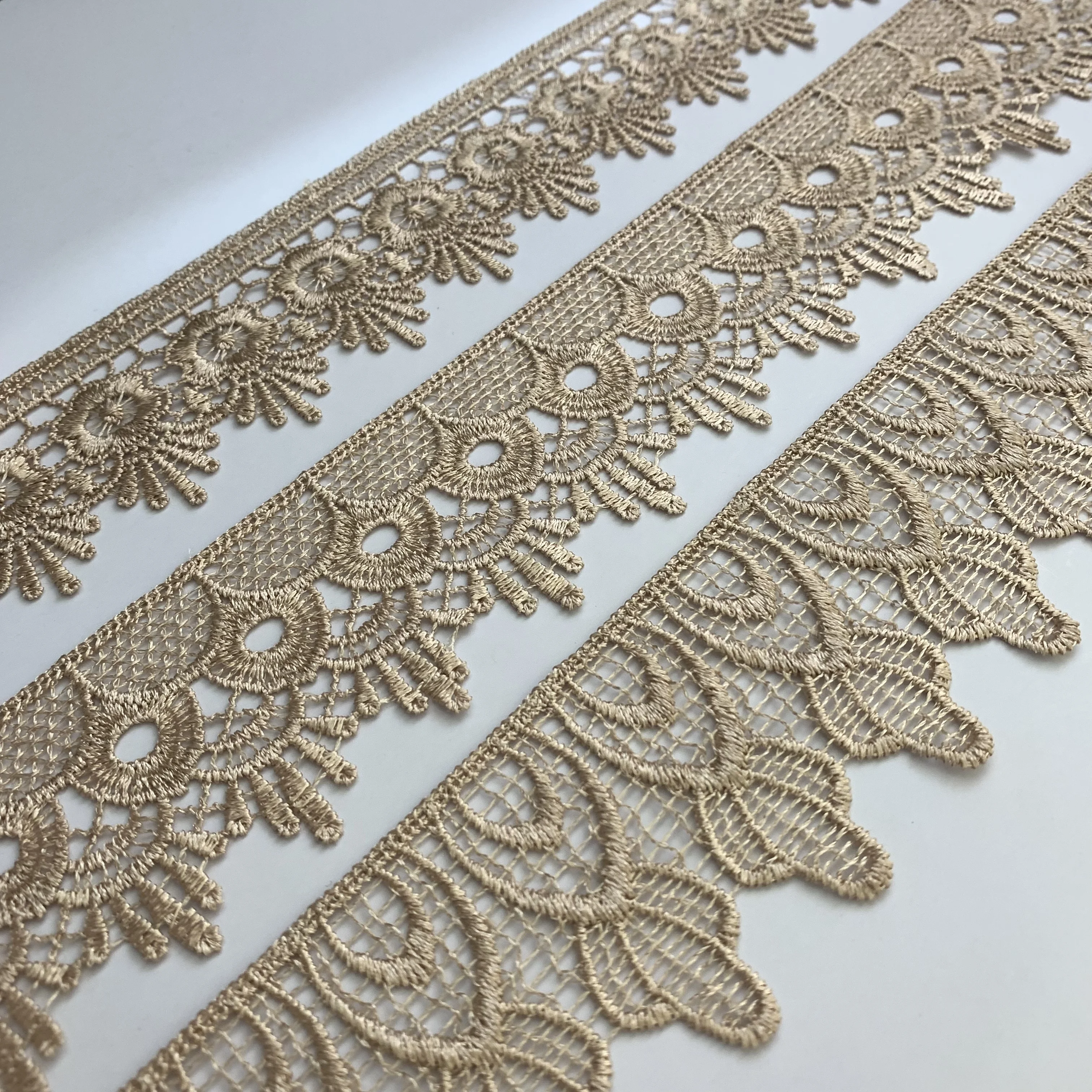 New Design Gold Embroidery Lace Fabric Tulle Hollowed Out Renda Guipir Decoration Water Soluble Cheap Renda Lace Trim