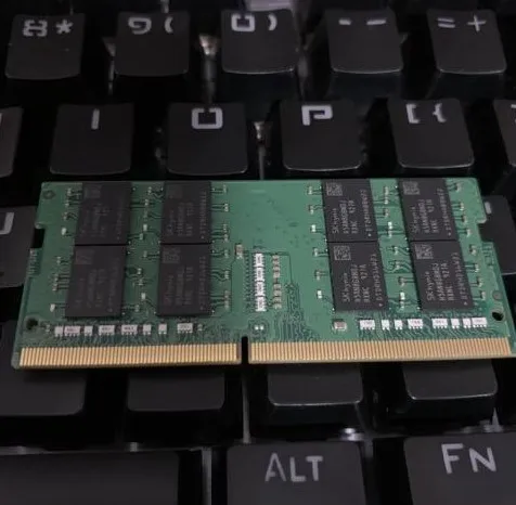 Для оригинального дешевой цене SK Hynix 16 Гб 2RX8 PC4-3200AA-SE1-11 HMA82GS6DJR8N-XN ECC REG оперативная память DDR4 для