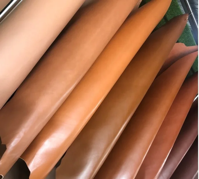 High Quality Vintage Handmade Customized Genuine Leather Belt Keychain Dog Collar Craft Product Vegetable Tanned Saddle Leather