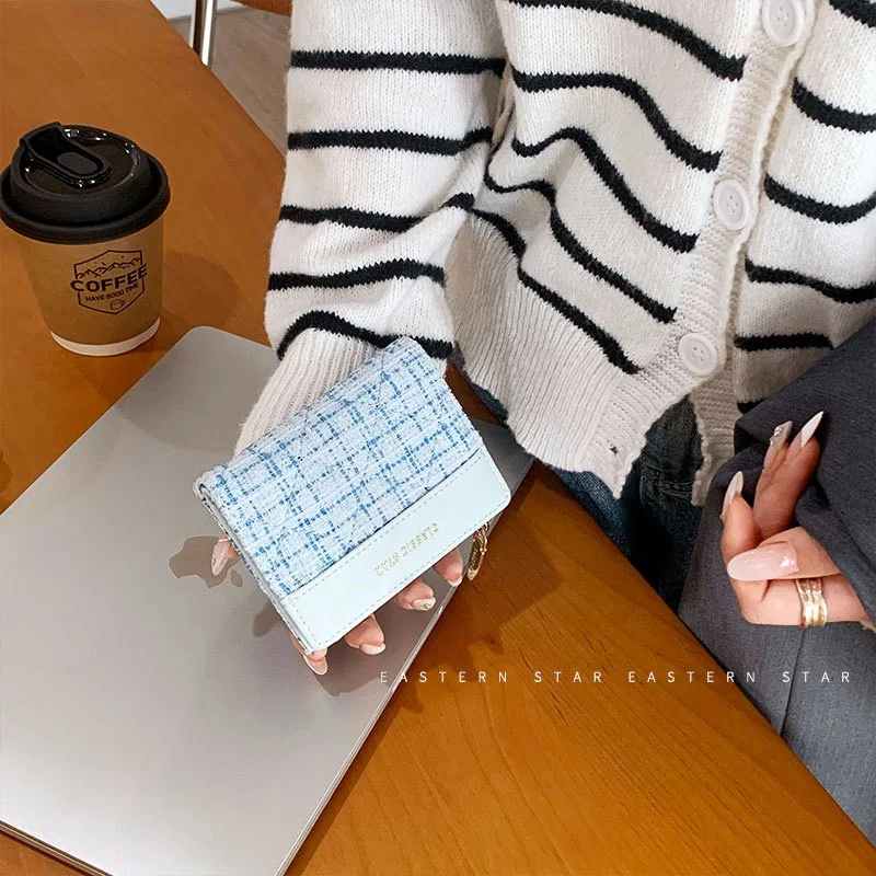 Женский кошелек в клетку