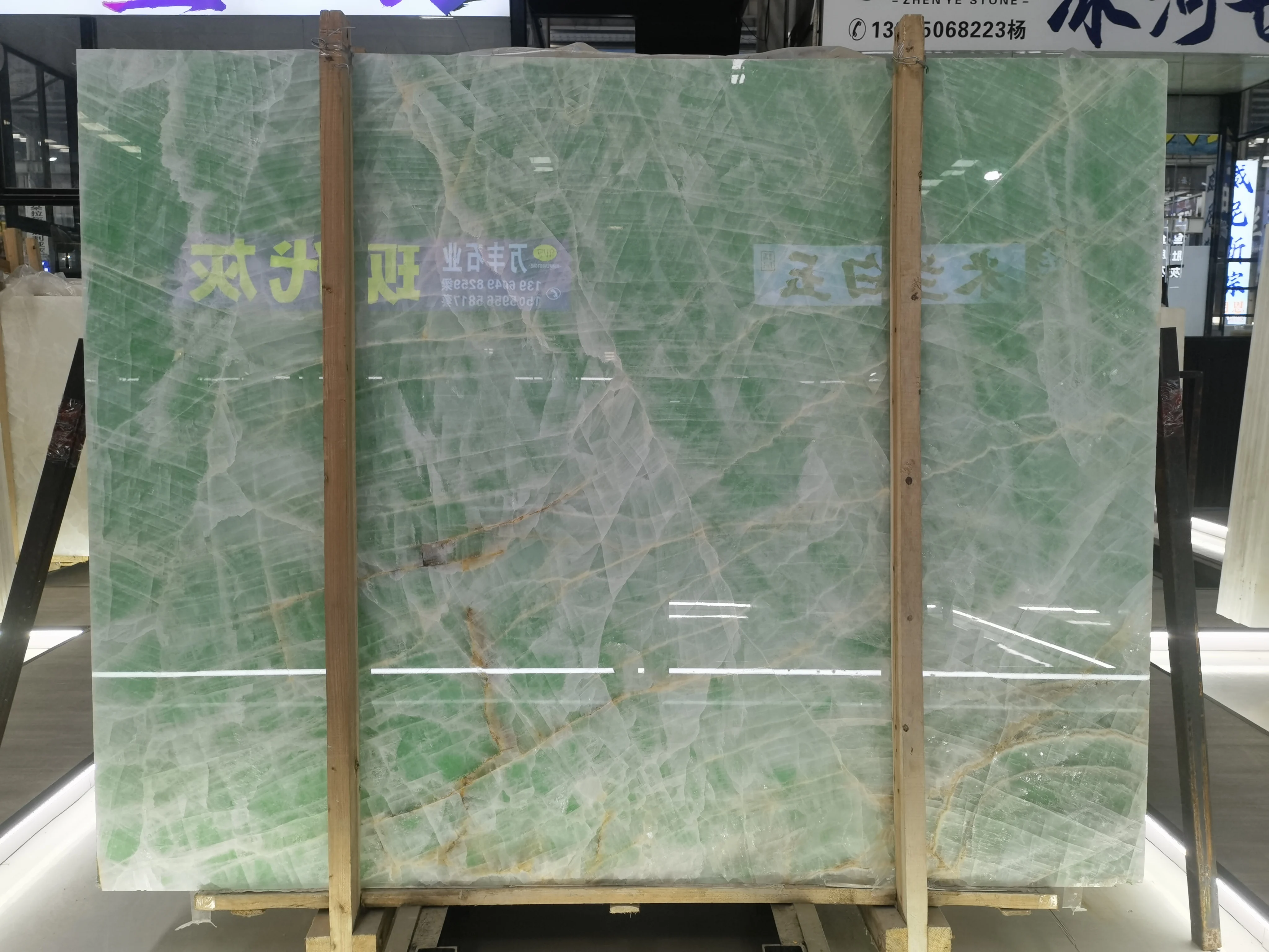 China Original Factory Ice Age Crystal Green White Onyx Marble Stone Slabs for Hotel Decoration