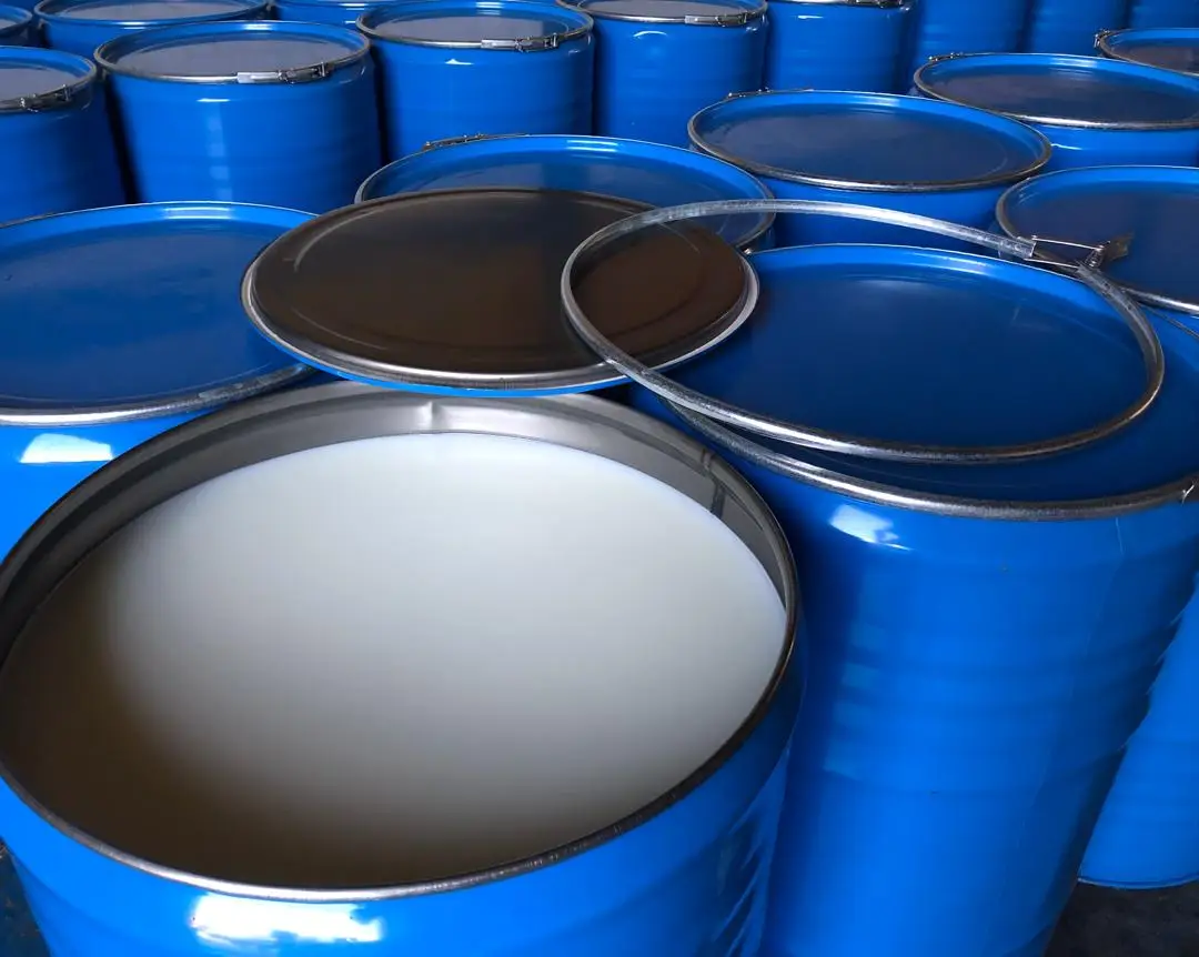 Effective For Dry Place Best SellingHigh Purity Petrolatum WHITE PETROLEUM JELLY 175 KG IRON & PE DRUM