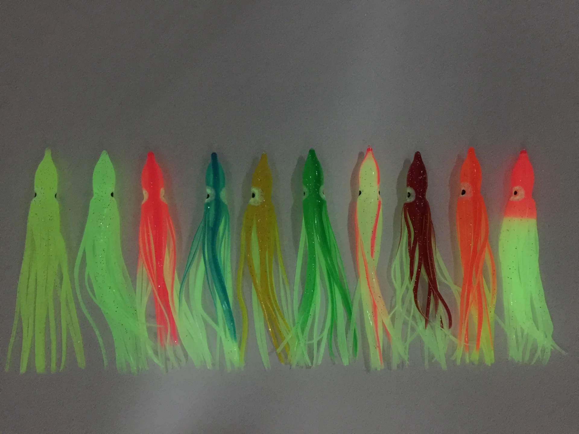 Customized 4cm-24cm Soft Plastic Trolling Fishing Using Octopus Skirts And Luminous Squids Skirt Fishing Lure Squid Lure