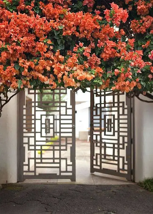 Remote Control Electric Fence Gate Handle Main Colour 1.5m Pet Swing Gate Motor Folding Iron Turnstile Gate