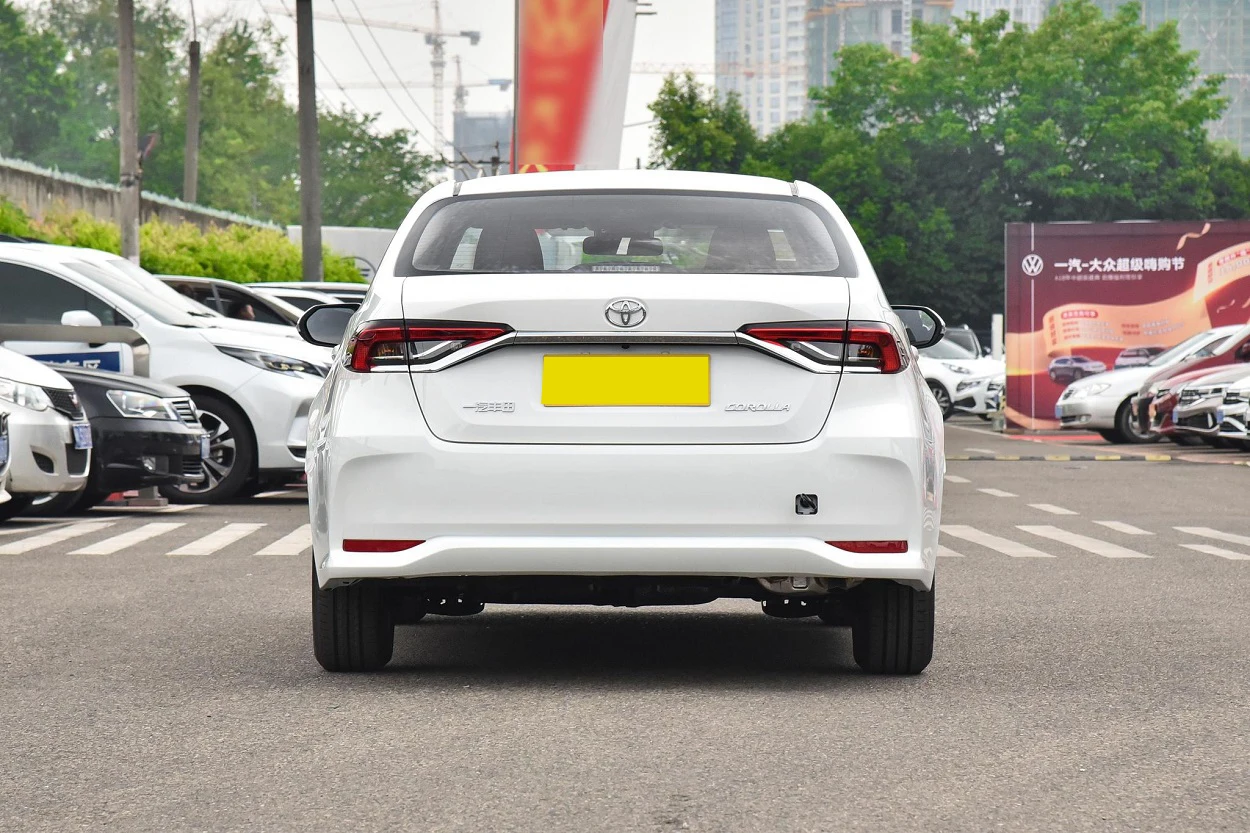 Дешевая цена 2013 Toyota Corolla 1.8L Подержанный автомобиль Автомобильный 4door5seat седан Euro VI LHD Автомобиль на складе мотор для продажи