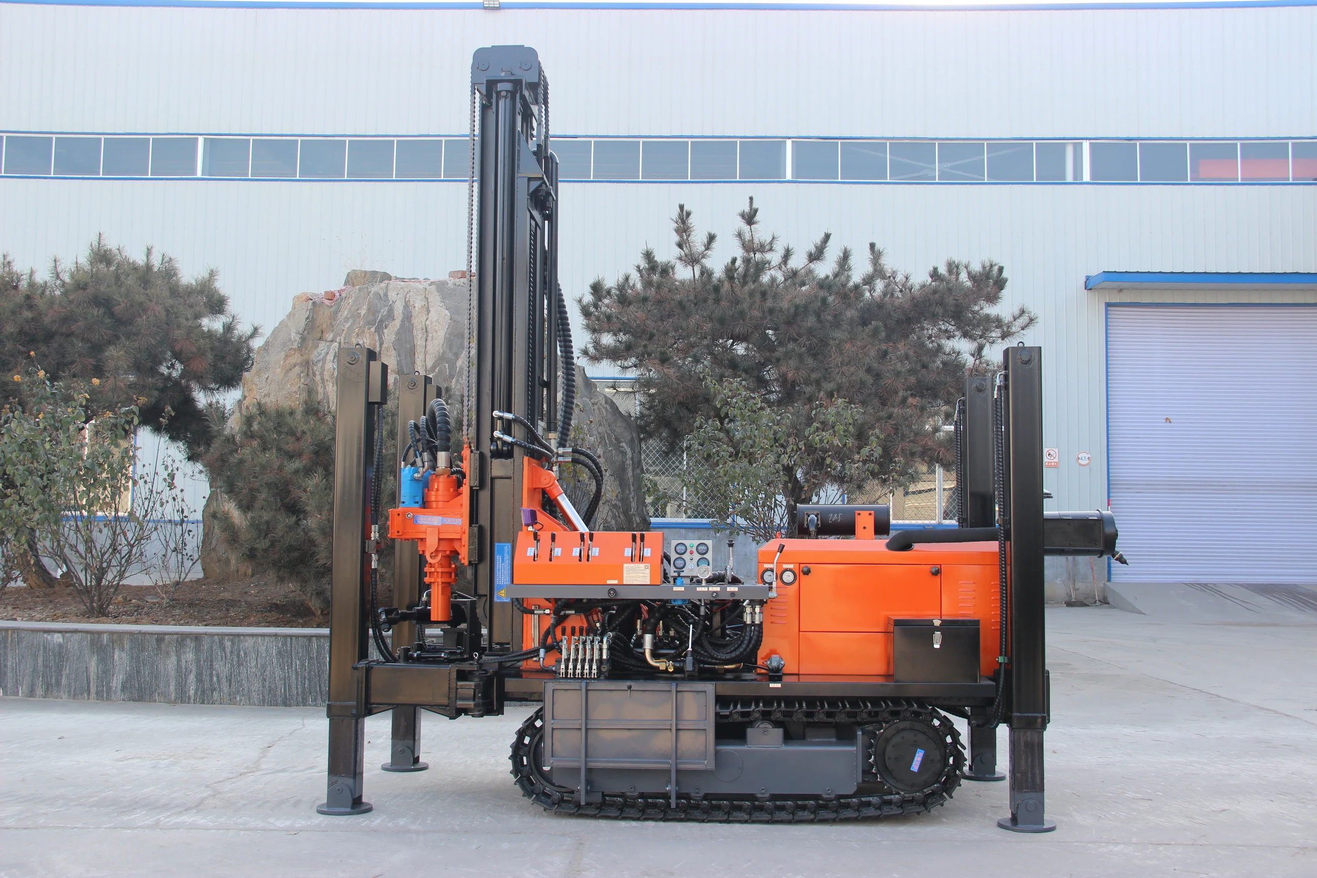Crawler Type 180 Meter Water Well Drilling Rig 220V Electric Motor with Diesel Engine Pump for Farm Core Drilling