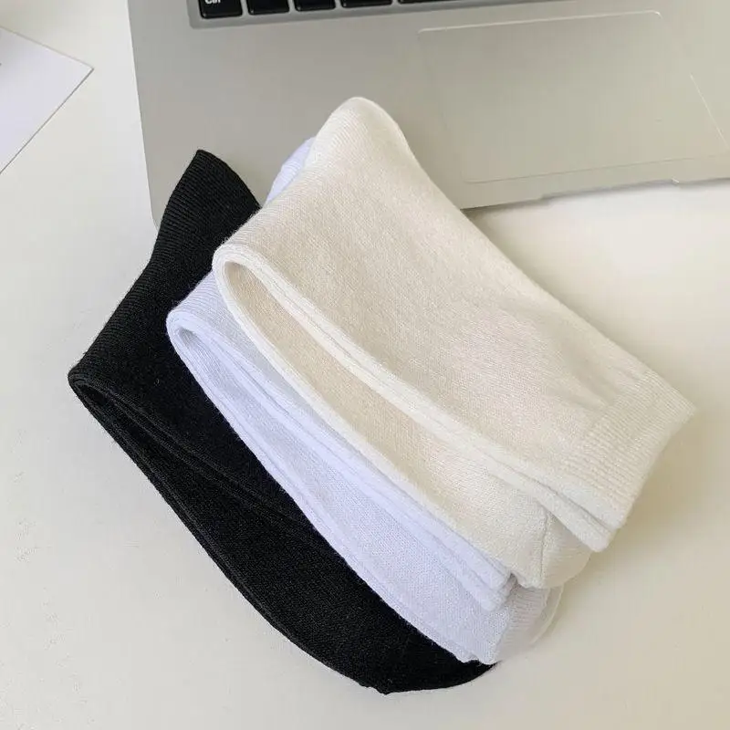 Clearance Price Solid Colors Sweat Absorption Medium Length Women Socks