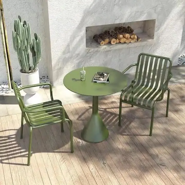 Outdoor metal dining table and chairs cafe milk tea shop open-air small round table patio balcony waterproof iron tables