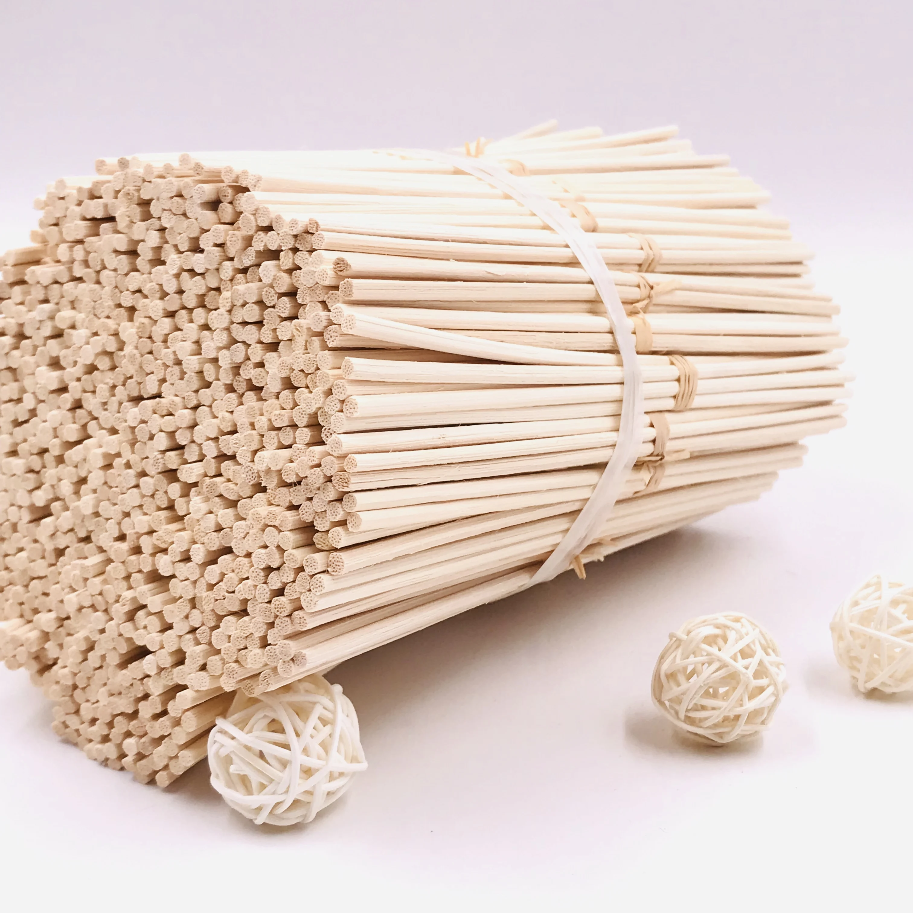 
3*240mm natural rattan diffuser sticks/diffuser reed sticks/rattan reed, 8pcs/pack by elastic rubber 