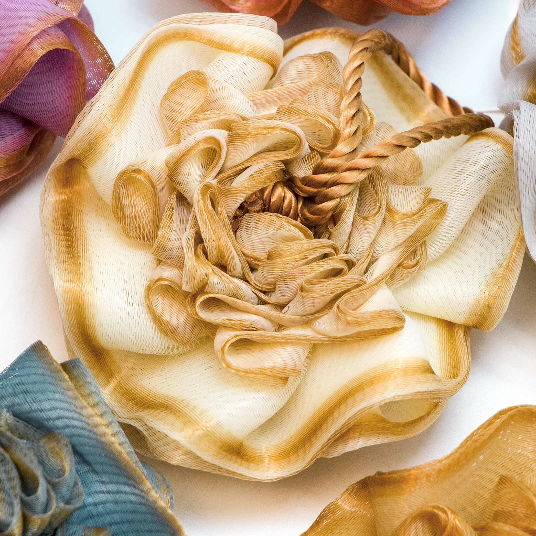 Custom Loofah Sponge Flower Shape Rose Mesh Pouf Exfoliating Shower Bath Sponge Scrubber Ball Luffa Sponge