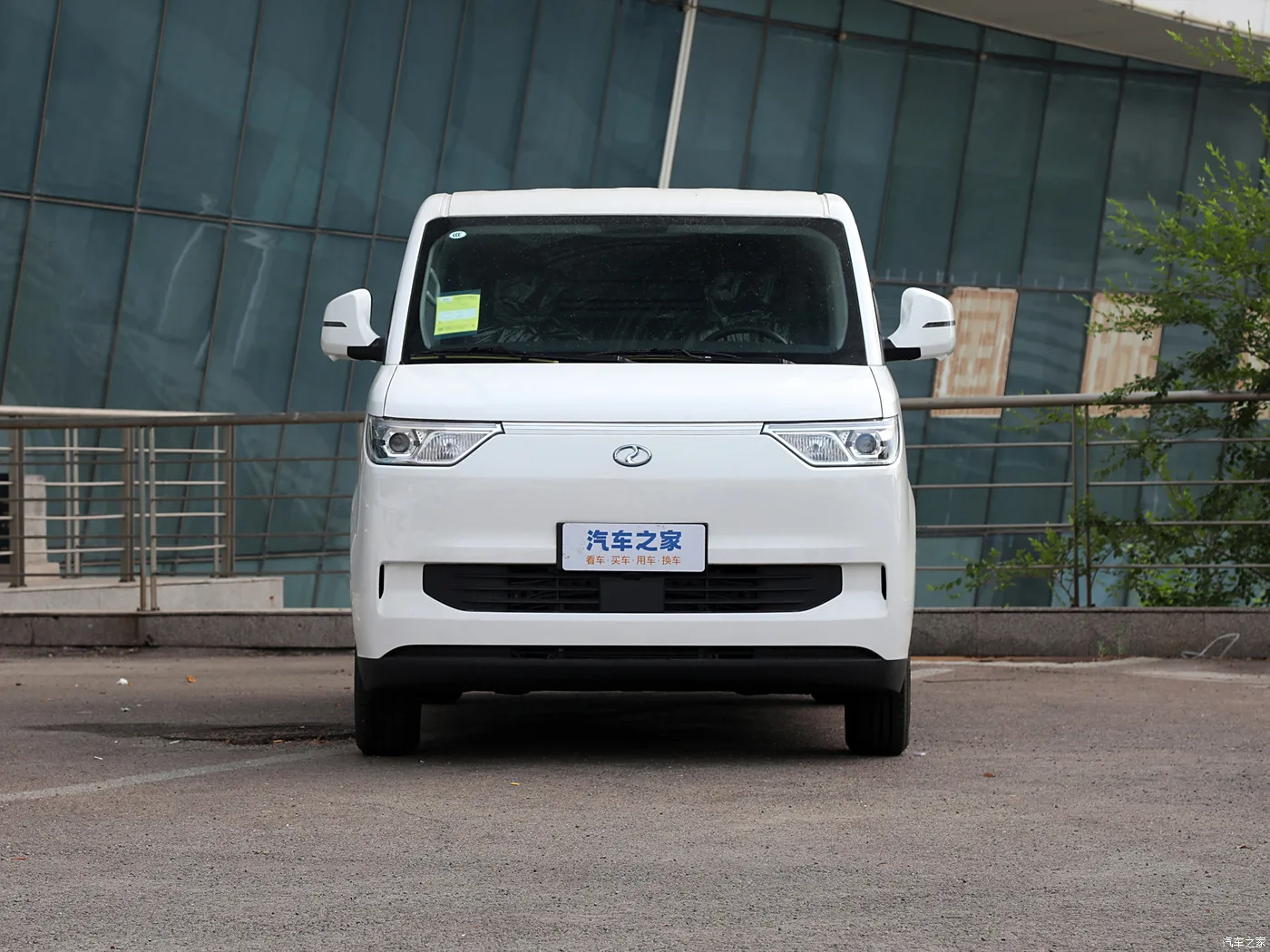 Smart Mobility Electric Car Cheap Ruichi EC75 New Energy Electric Truck Standard Edition 2023 Supressor