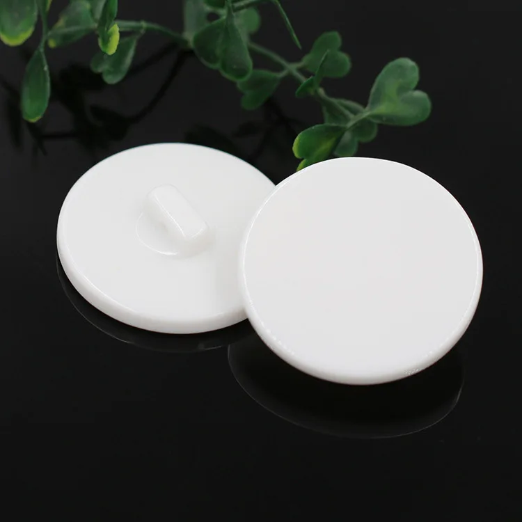 Wholesale Flat Coat Button White And Black Non Holes Shank Buttons Round Resin Button