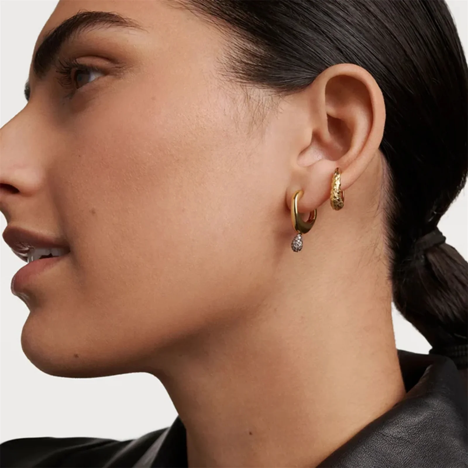 FUAMAY Chunky Hoop Earrings Bold Earrings in Brass Duna Single Hoop