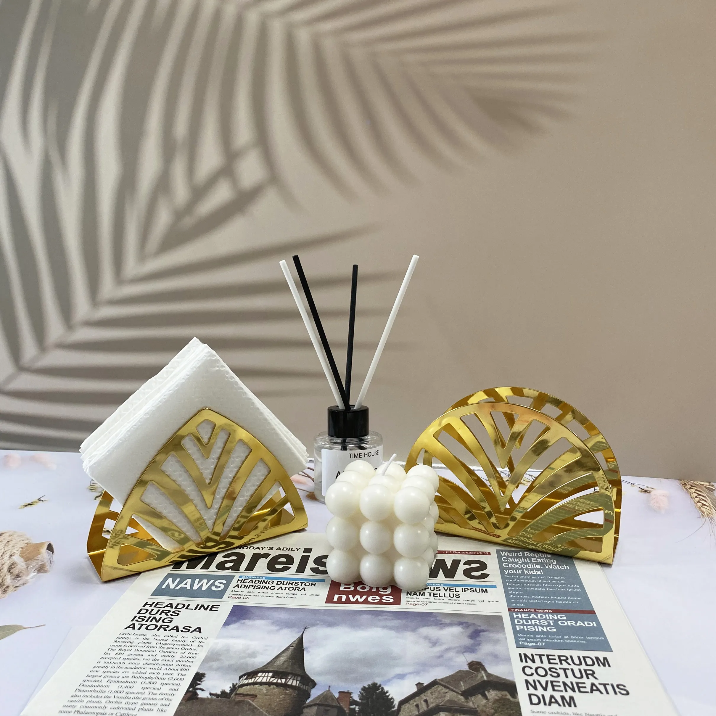 Fashion design napkin holder for table, new napkin organizer modern freestanding upright napkin stand for kitchen restaurant