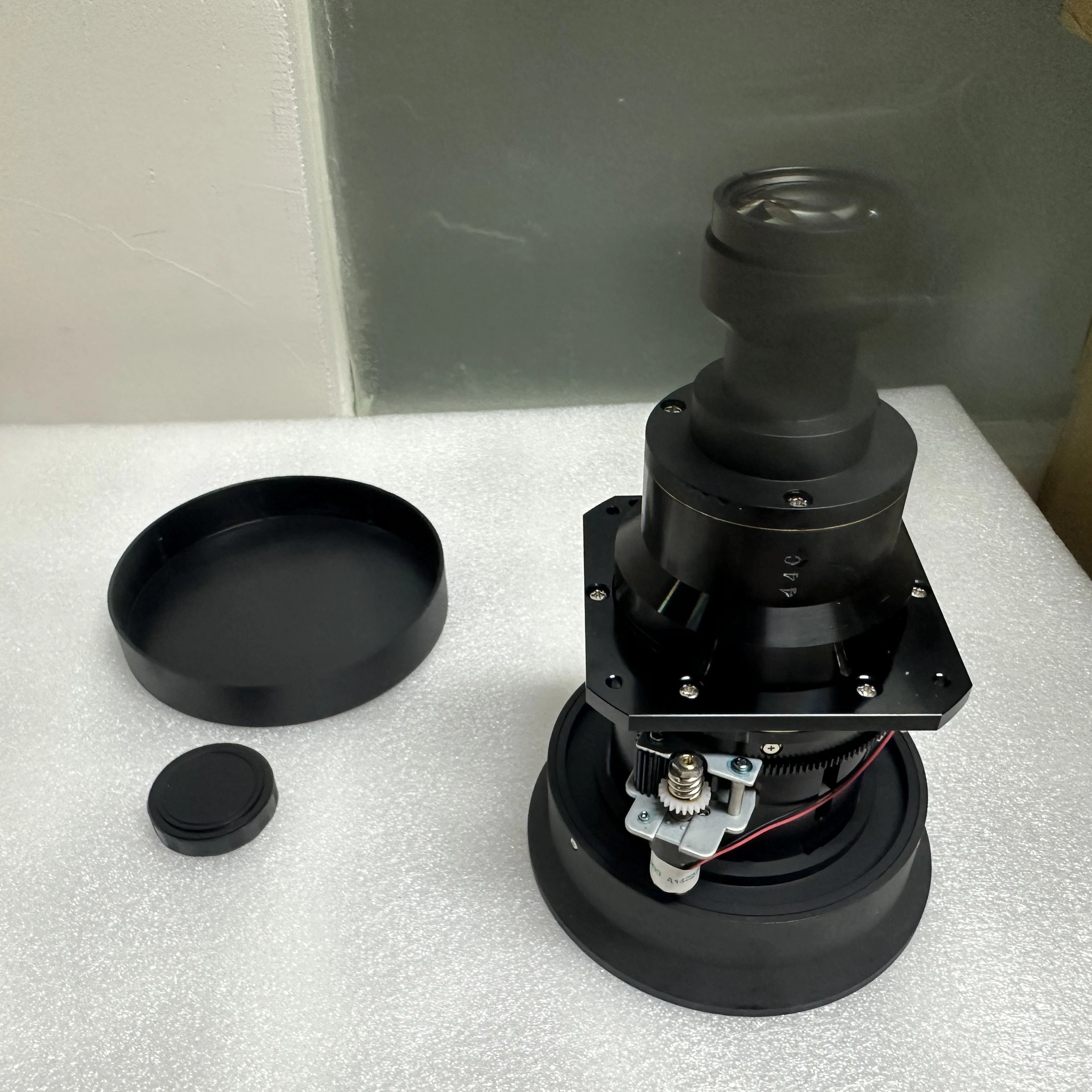 Original Projector Len for barco HD6\optoma EH7500(08:1) R9856470 CWH fixed lens