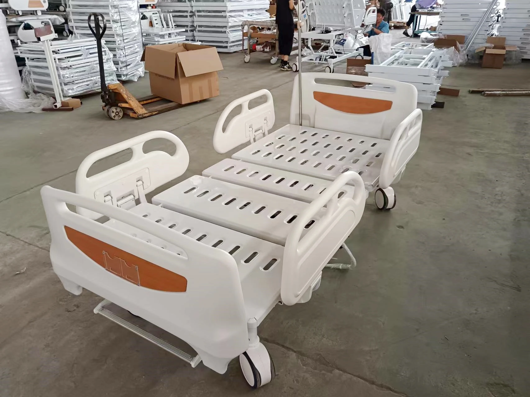 THR-EB312 Hospital Furniture 3 Functions Patient Bed ICU Nursing Patient Bed on Sles