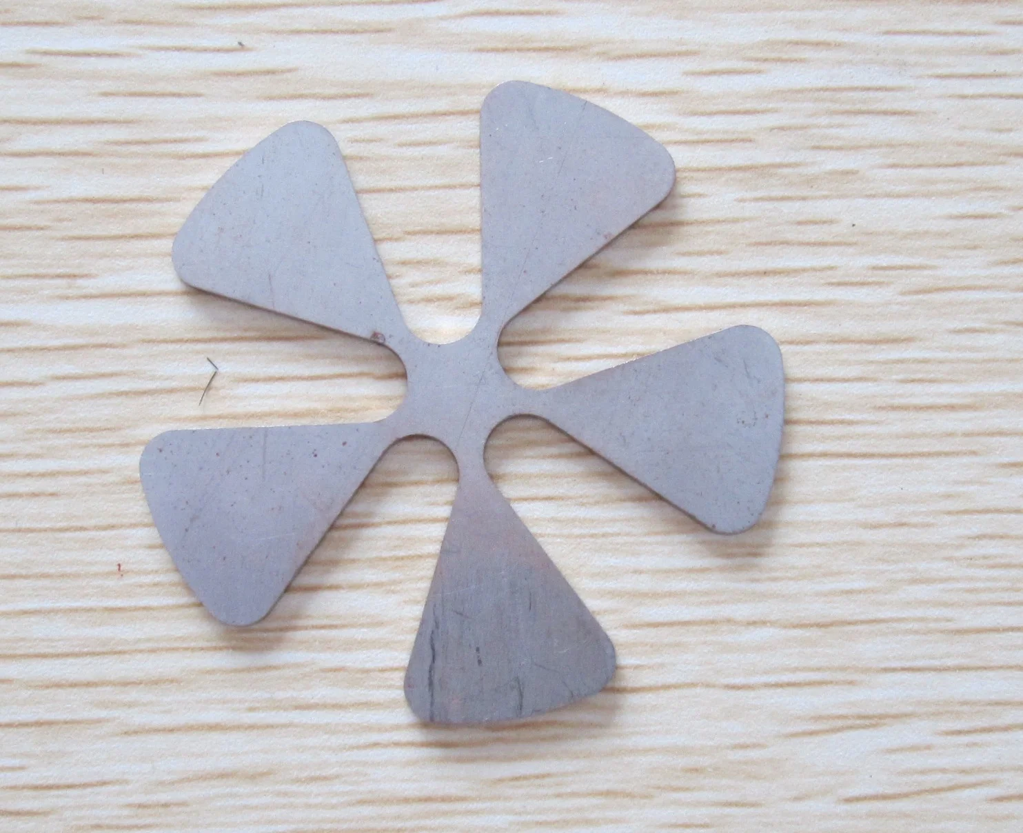 New Factory price Metal products cutting smooth metal edge 1390 Fiber Laser Cutting  Machine 1000w 1500w 2000w 3000w