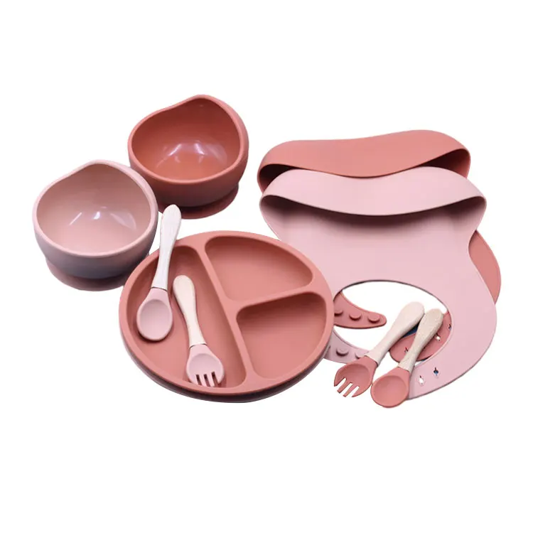 China Wholesale Sales Reasonable Price 5 Pieces Silicon Child Babi Spoon Bib Tableware Silicone Baby Feeding Plate Bowl Set