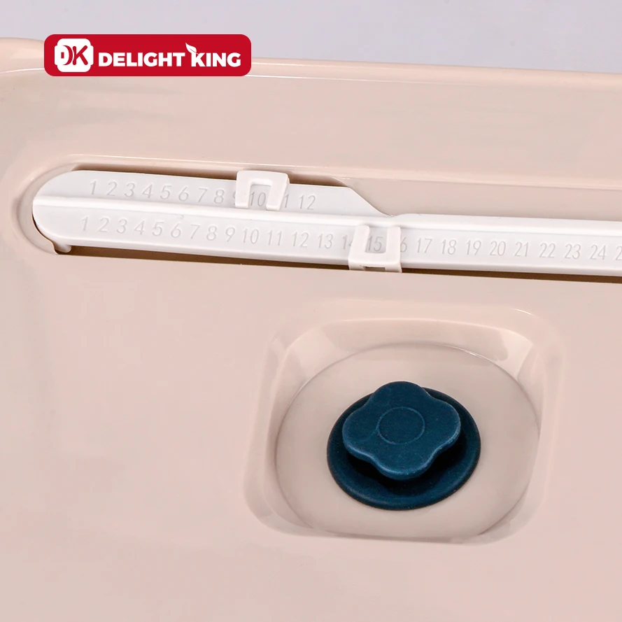 Vacuumed glass food container with vacuum rod for keeping food fresh glass food containers set