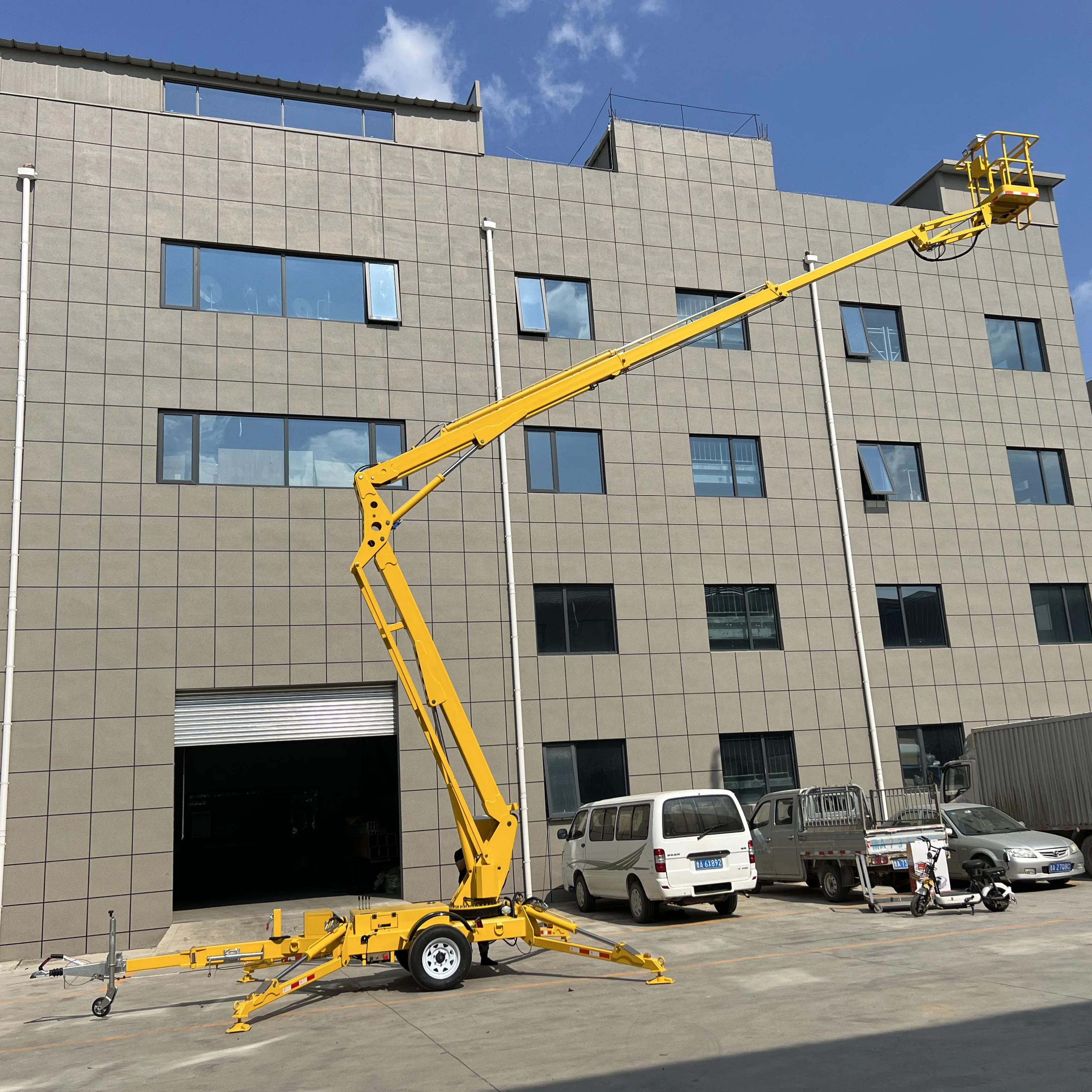 P-128 Aerial work towable articulated telescopic boom lift cherry picker hydraulic lift for sale