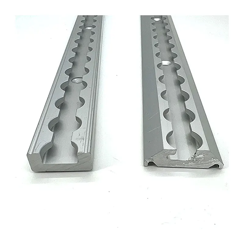 Угловая L-образная алюминиевая дорожка для авиакомпании гусеничная с толстым