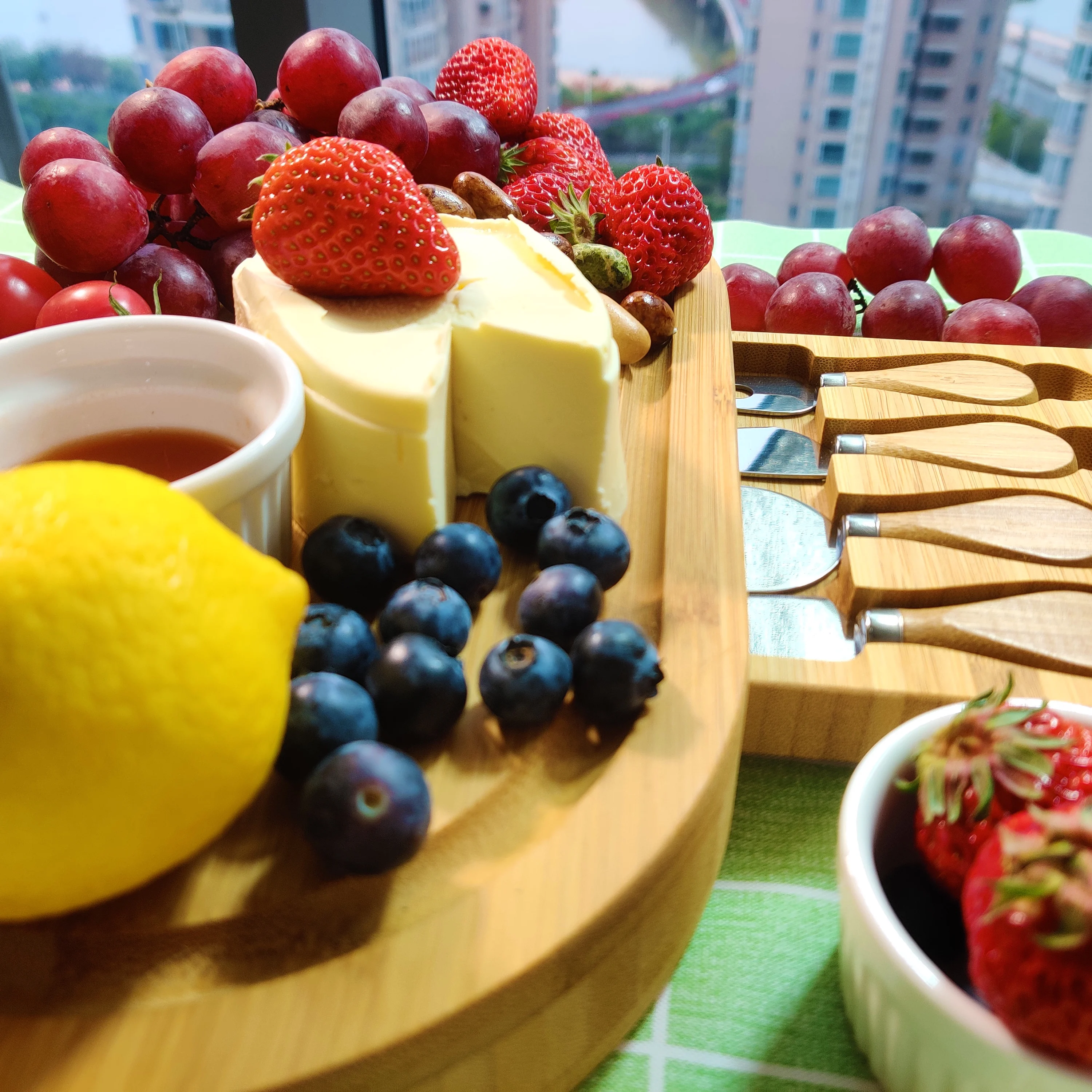 High Quality Excellent Bamboo Cheese Board With Cutlery set