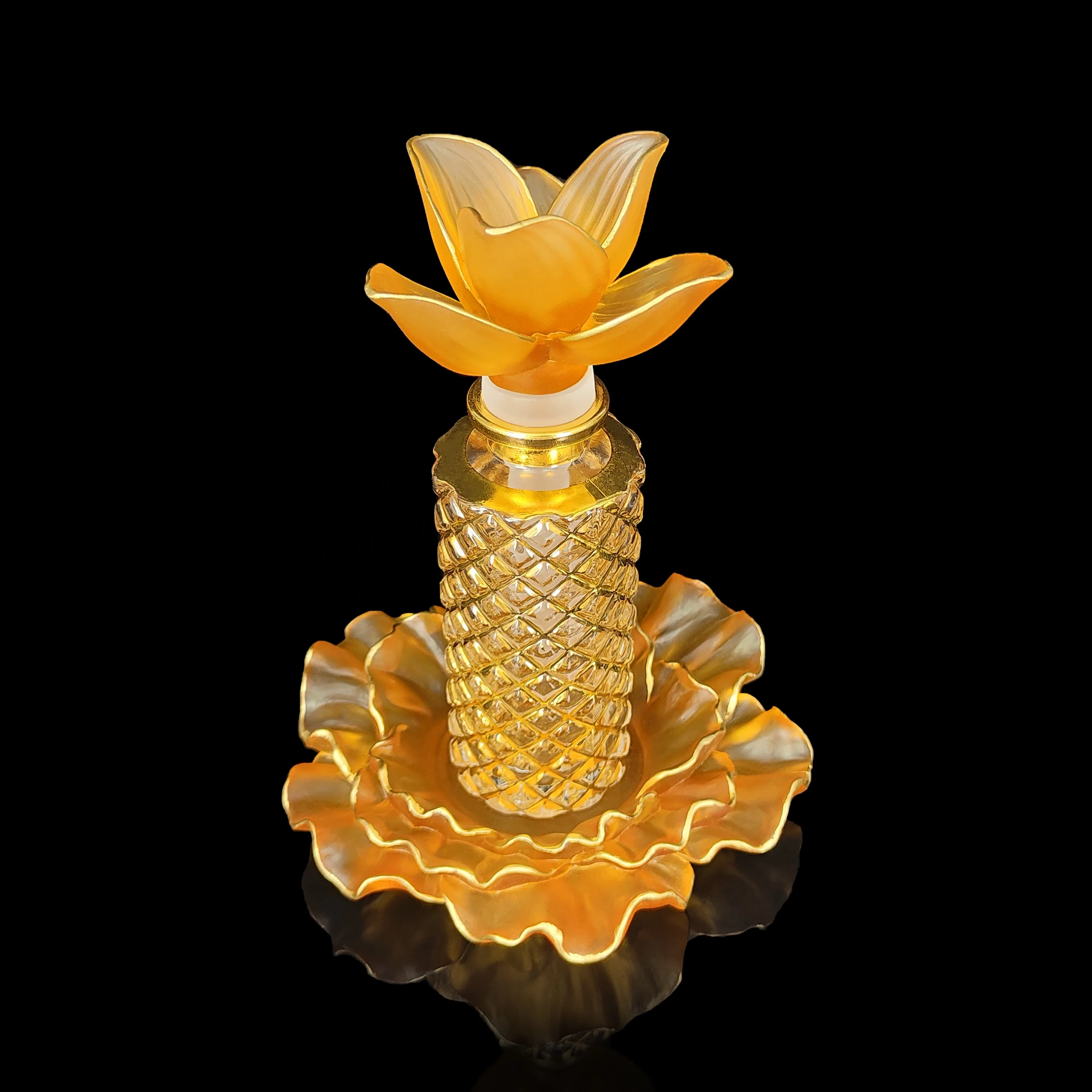 Custom luxury fragrance oil bottle with gold flower spray crystal perfume bottle