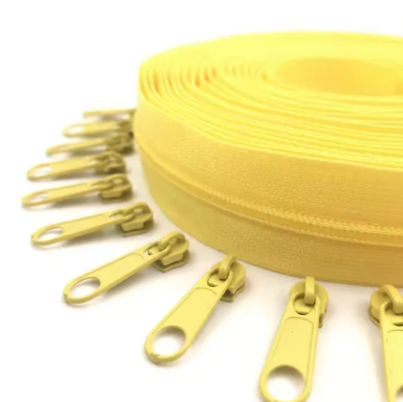 Wholesale Factory Good Price Custom #5 colorful Nylon Coil Zipper Long Chain Roll for Bags