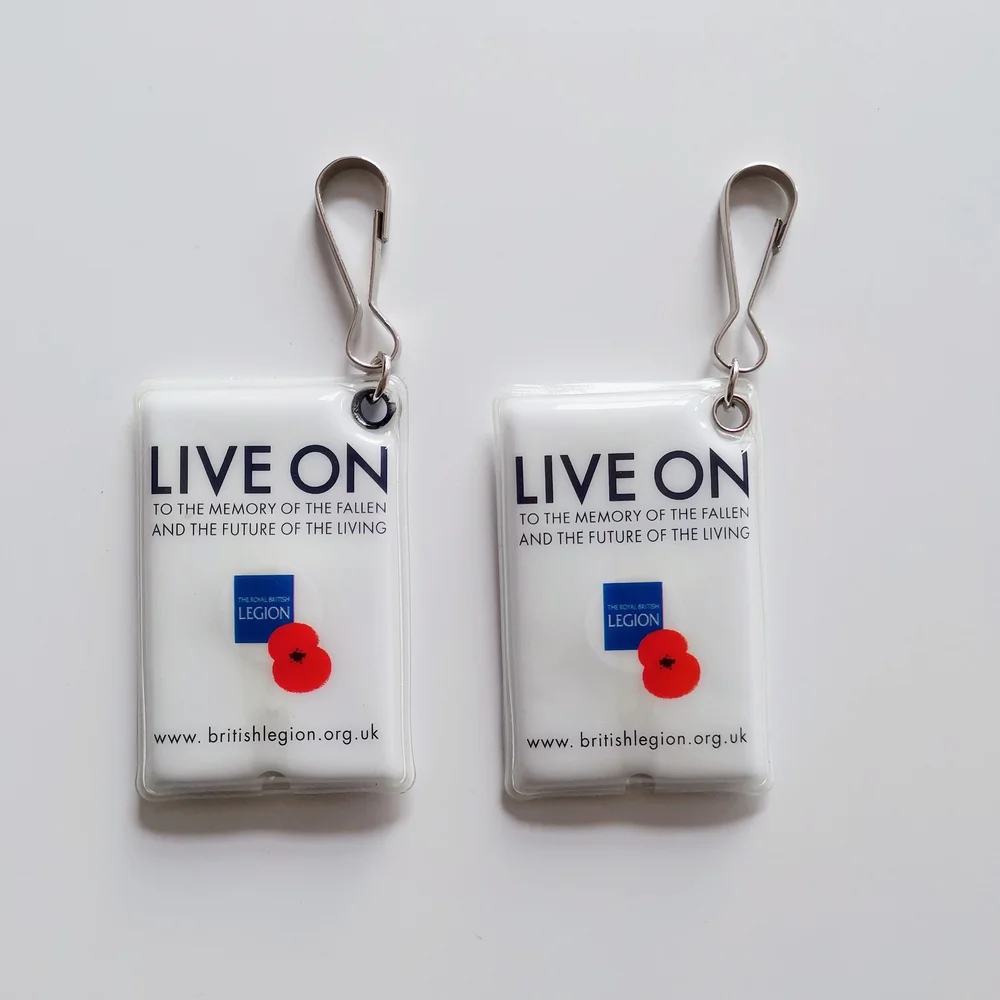 Customized light keychain promotional LED PVC keyrings cheap rubber keychain LED reflective key chain