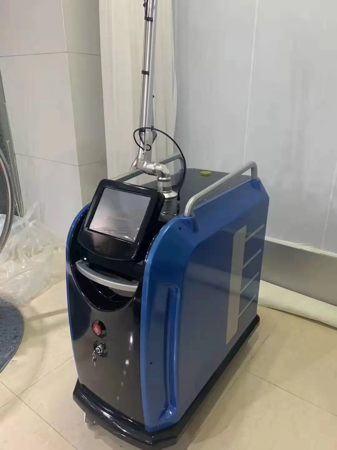 Picosecond 1064 nm 755nm 532nm Pico q switched Nd Yag Laser Pico Laser Tattoo Removal machine price