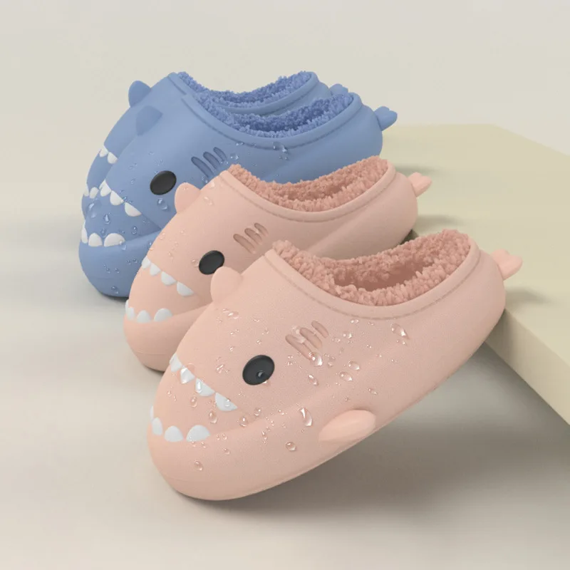 Сланцы в виде акулы, мягкая зимняя Нескользящая плюшевая толстая подошва, мультяшный рисунок для пар, симпатичные зимние Тапочки