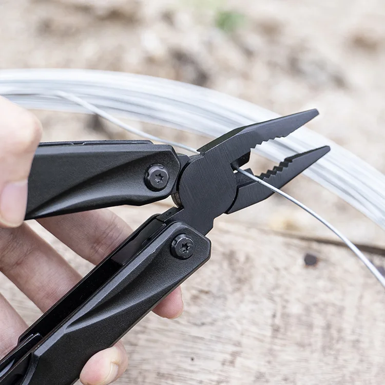 Manufacturers spot 2CR13 stainless steel folding knife pliers multi-purpose pliers with nylon cover