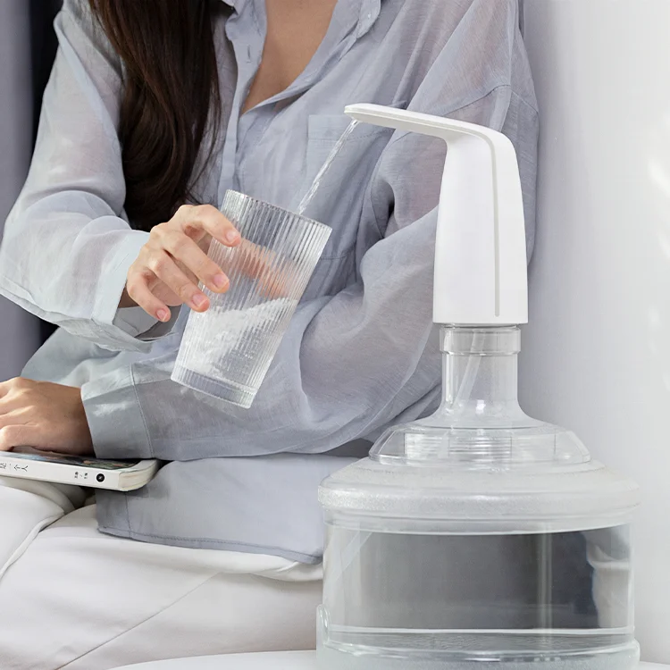 Usb Charging Portable Water Bottle Pump for Universal 3, 4 and 5 Gallon Automatic Drinking Water Pump Electric Water Dispenser