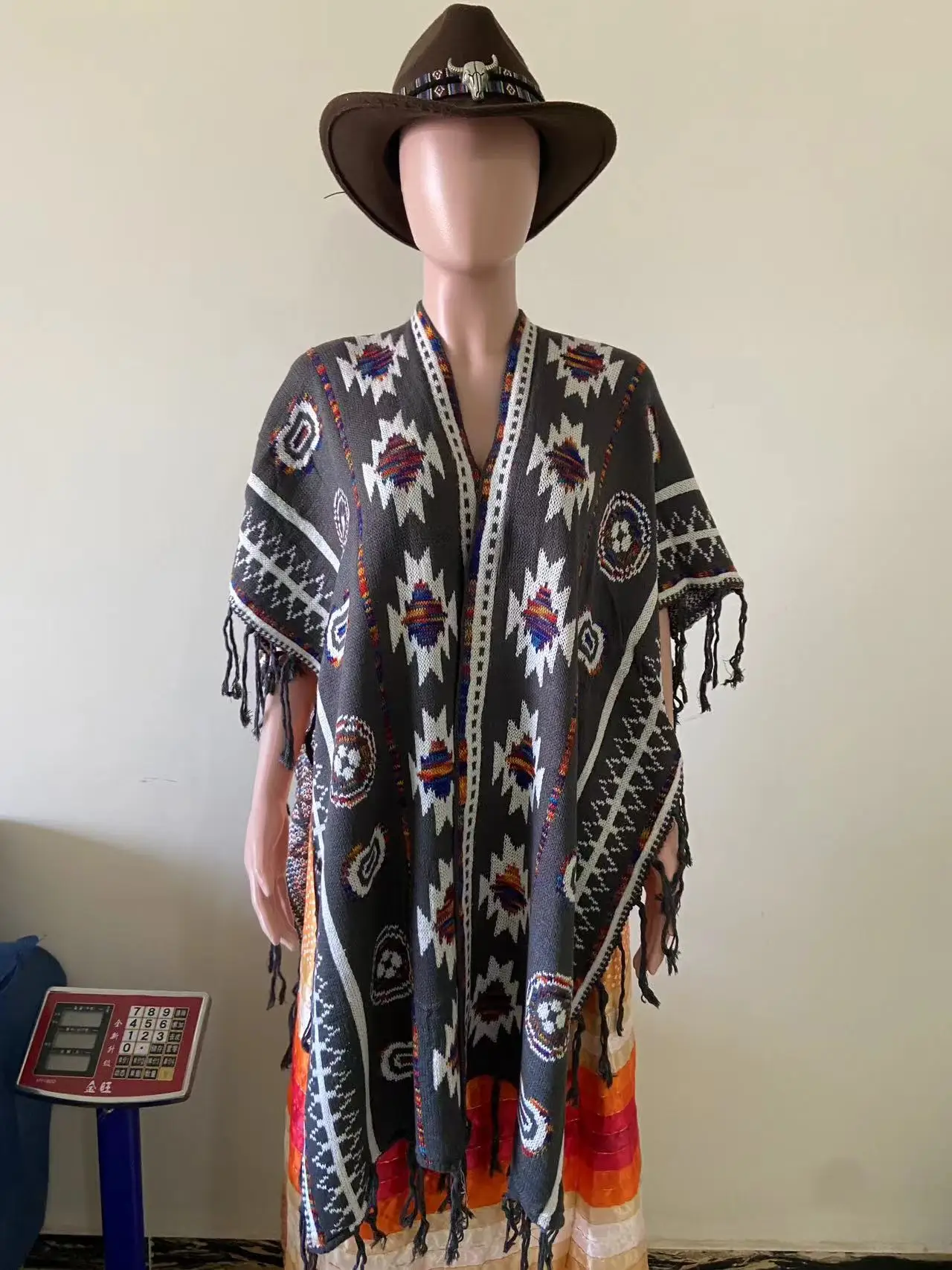 2024 Spring Winter Vintage Aztec Pattern Fringe Ethnic Scarves Knitted Jacquard Tassel Shawls for Women