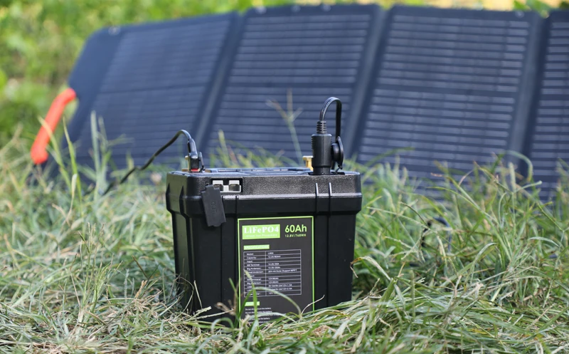 Outdoor Waterproof IP65 12V 100Ah LiFePO4 Battery Packs Solar MPPT Wireless Charging Cigar Lighter Electric Motors Boats 220V