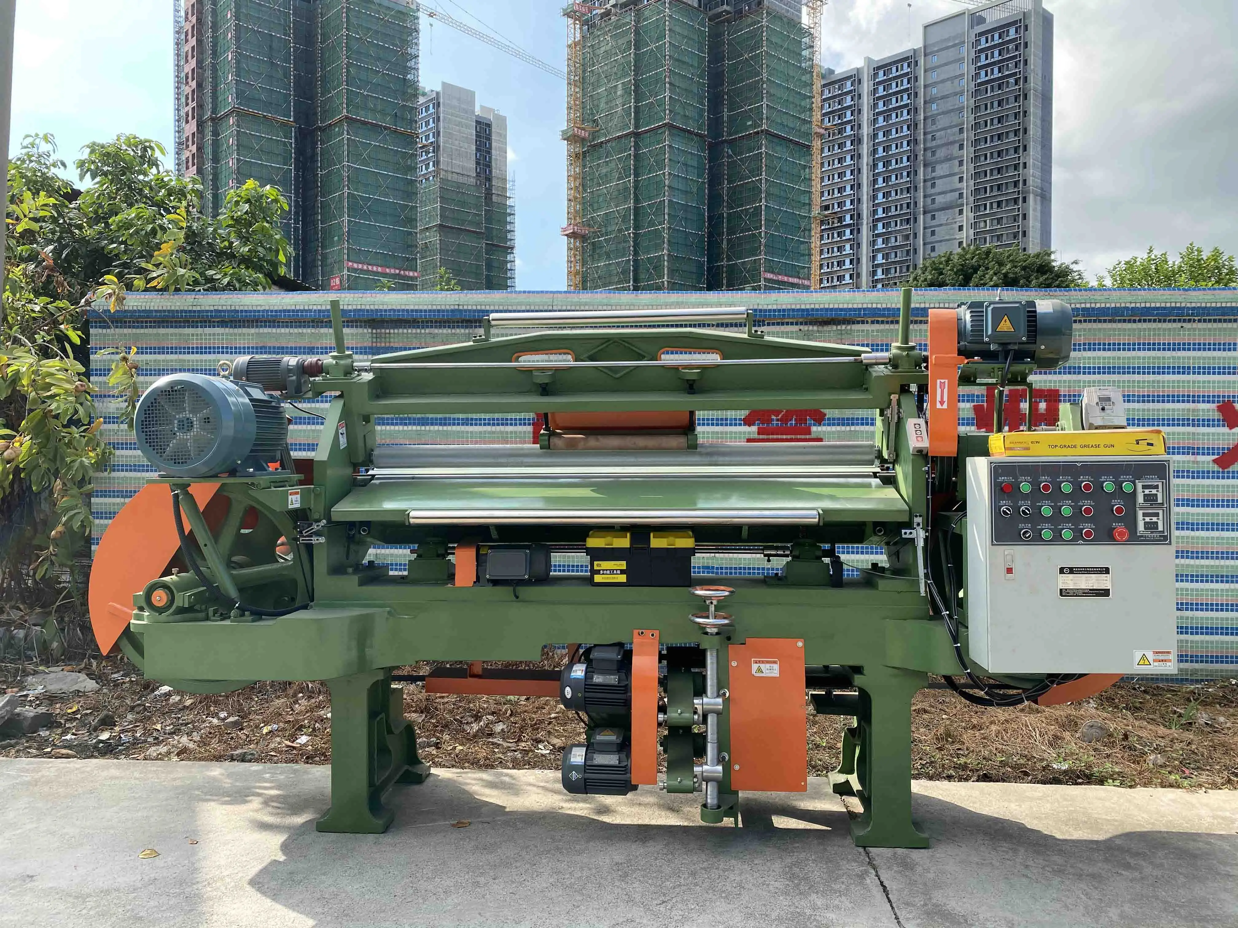 Automatic EPE EVA CR EPDM Polyethylene foam Batts Insulation cotton slicering machine