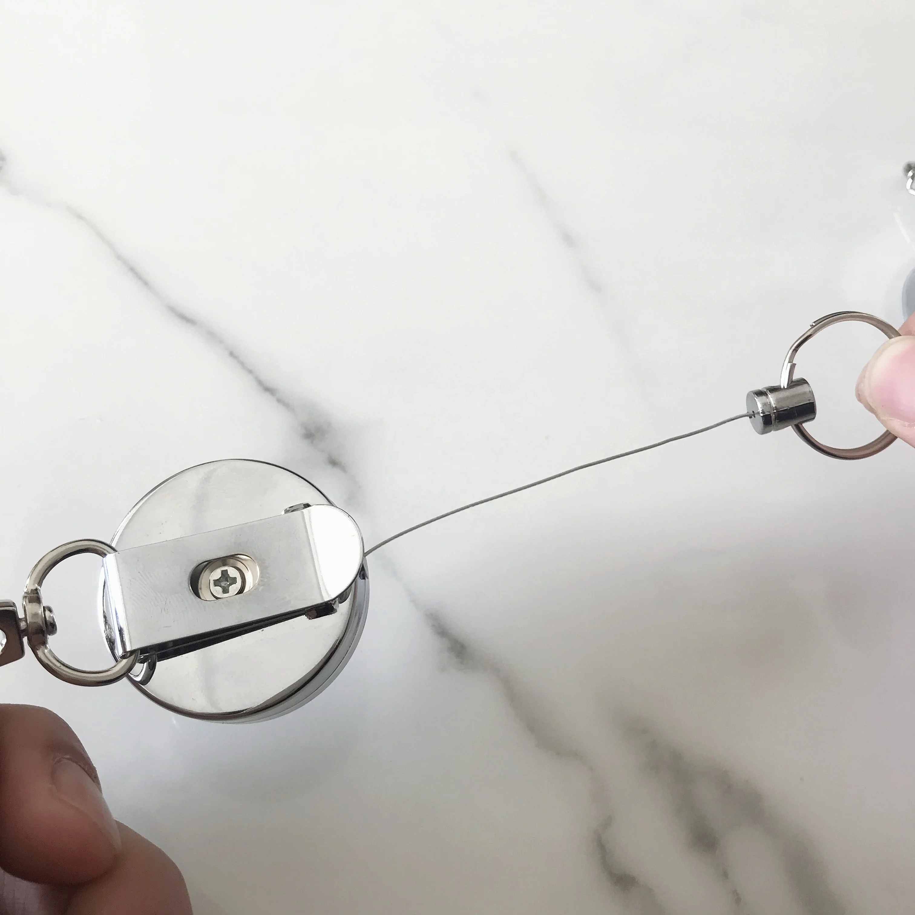 Factory 4cm Iron Plating Steel Cord Retractable Badge Reel with Hook