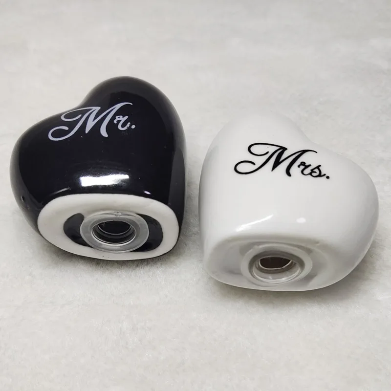 
Ywbeyond heart shaped mr and mrs Ceramic Salt and Pepper Shakers Wedding Favour, Party Souvenirs guests 