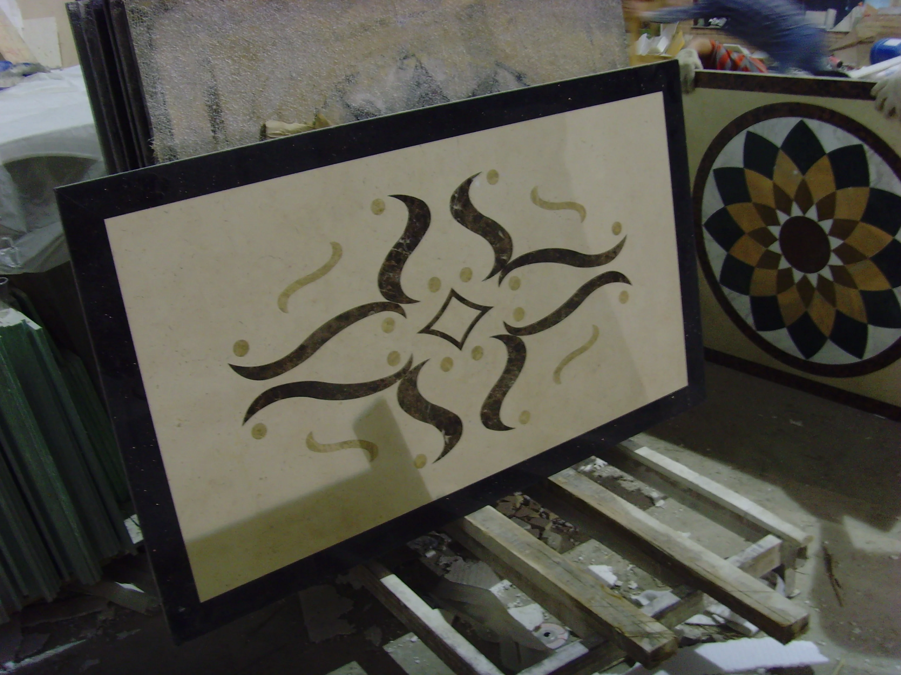 Modern Flower Pattern Mosaic Tile Multi Color Natural Stone Medallions Hotel Lobby